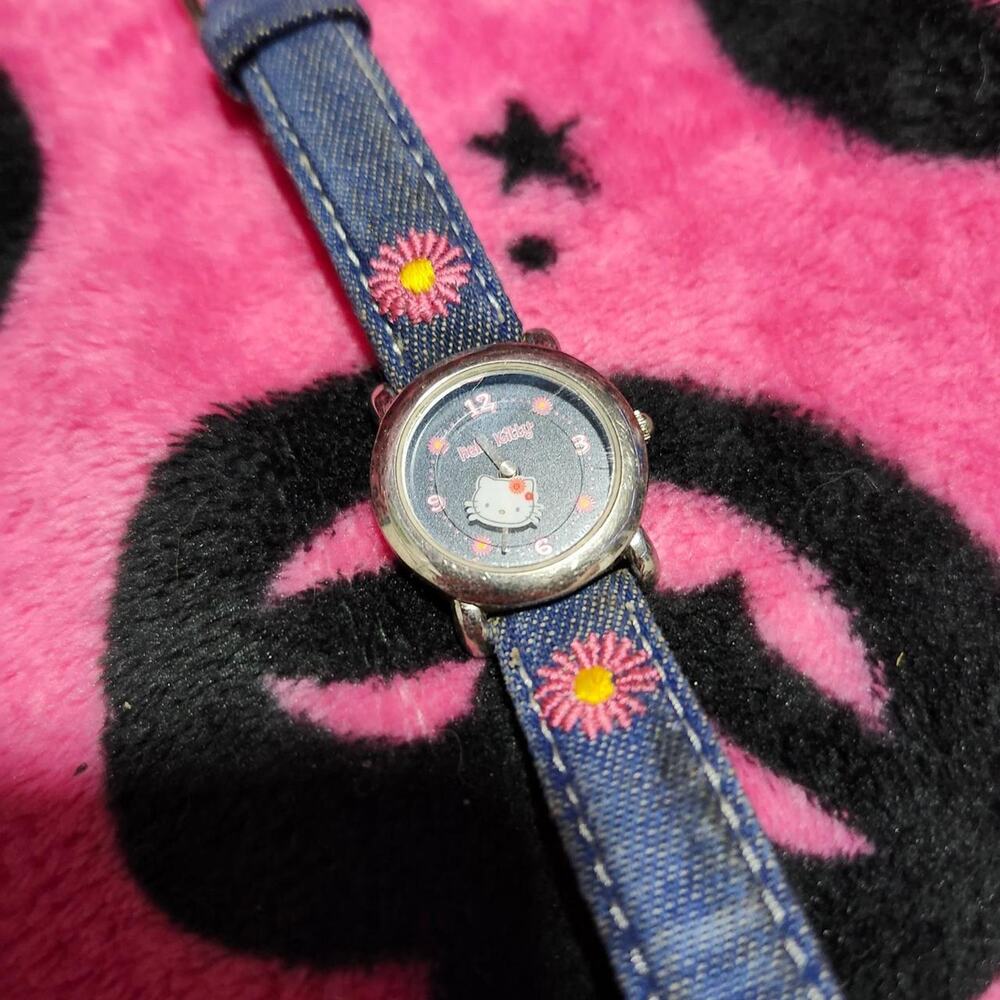 Hello Kitty Watch - Picture 3 of 3